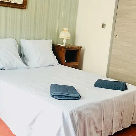 Les Des Barques Casa de hóspedes Narbona